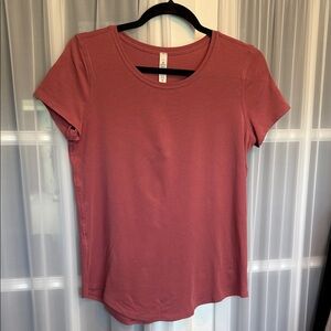 lululemon athletica Dusty Rose Short Sleeve Tee